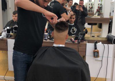 AB-luxe-coiffure-barbier-salon-coiffeur-homme-enfant-arlon-belgique-barbe-histoire